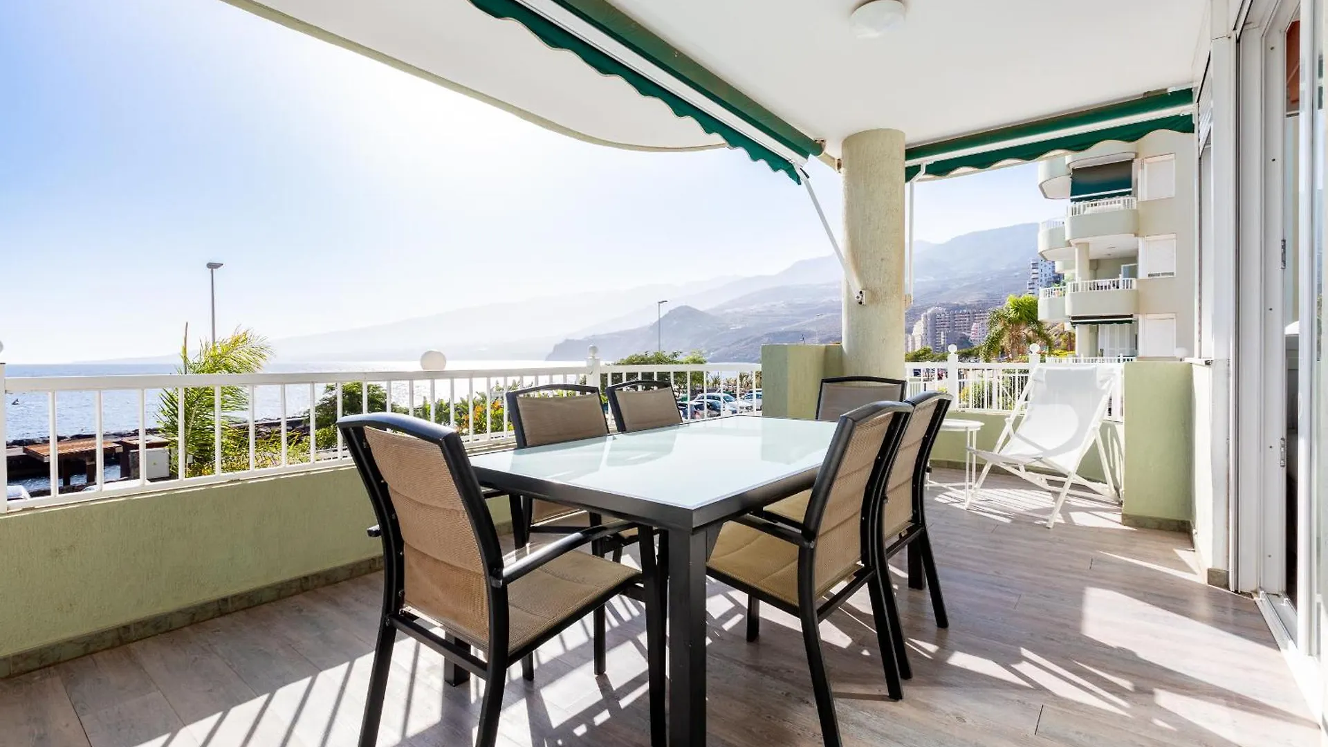 Apartment Beachfront With Communal Swimming Pool And Parking Radazul