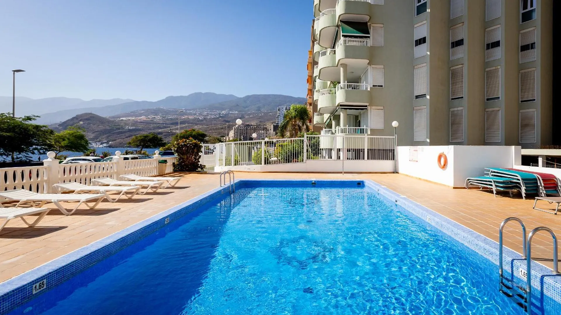 Beachfront With Communal Swimming Pool And Parking contacts