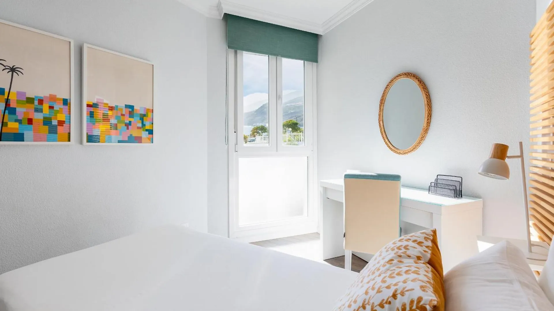 Apartment Beachfront With Communal Swimming Pool And Parking Radazul